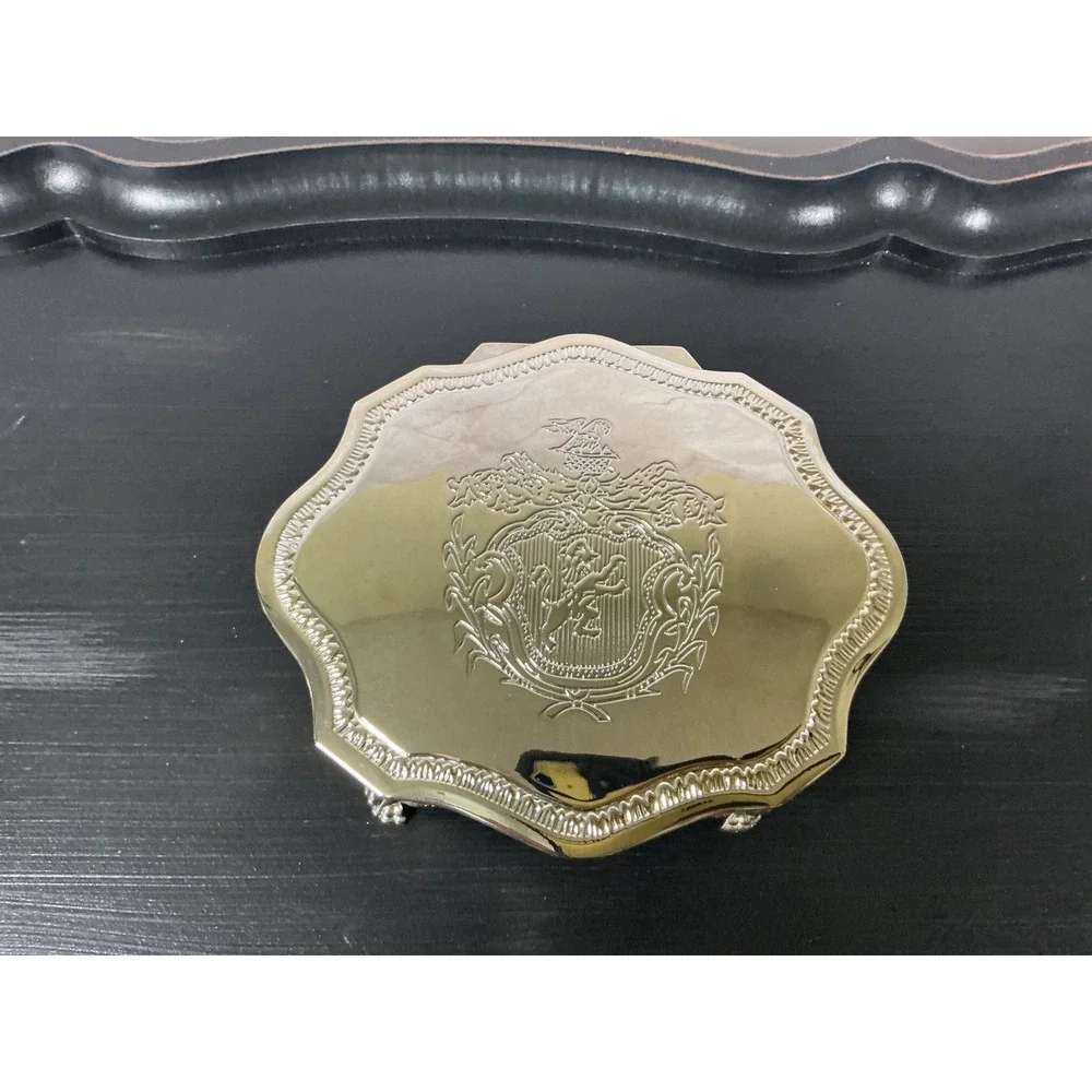 International Silver Company pattern includes hinged